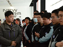 集百度智能大成🦤，展科学创新之翼——我校学生干部到集度...